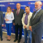 Kielce. Konferencja Platformy Obywatelskiej. Od lewej: Michał Cichocki, Joanna Winiarska, Paweł Zalewski, Zbigniew Marcinkowski i Lucjan Pietrzczyk / Michał Kita / Radio Kielce