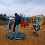 Otwarcie placu zabaw w Miedzianej Górze / Wiktor Dziarmaga / Radio Kielce