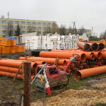 Plac, na którym zostanie wybudowane przedszkole i żłobek w Chęcinach / Wiktor Dziarmaga / Radio Kielce