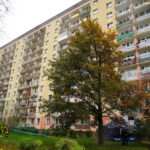 62-letnia kobieta wypadła z okna na 10. piętrze wieżowca, przy ulicy Romualda w Kielcach / Kamil Król / Radio Kielce