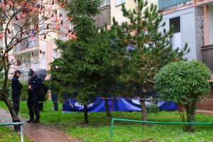 62-letnia kobieta wypadła z okna na 10. piętrze wieżowca, przy ulicy Romualda w Kielcach / Kamil Król / Radio Kielce