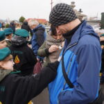 Po raz 18. harcerze oraz członkowie i sympatycy Towarzystwa Miłośników Buska-Zdroju zbierali pieniądze na ratowanie buskich, zabytkowych nagrobków / Kamil Włosowicz / Radio Kielce