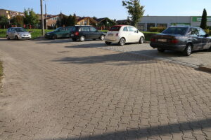 Starachowice. Nowe miejsca parkingowe przy ulicy Hauke Bosaka / Tomasz Piwko / Radio Kielce