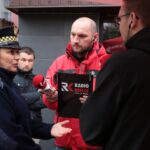 Kielce. Program Radia Kielce i TVP3 Kielce - problem bezpańskich zwierząt w jednym z bloków na osiedlu Czarnów. Na zdjęciu: Maria Plutka, rzecznik prasowy kieleckiej Straży Miejskiej / Krzysztof Bujnowicz / Radio Kielce