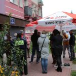 Kielce. Program Radia Kielce i TVP3 Kielce - problem bezpańskich zwierząt w jednym z bloków na osiedlu Czarnów / Krzysztof Bujnowicz / Radio Kielce