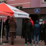 Kielce. Program Radia Kielce i TVP3 Kielce - problem bezpańskich zwierząt w jednym z bloków na osiedlu Czarnów / Krzysztof Bujnowicz / Radio Kielce