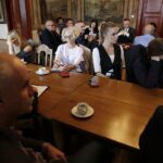 Tokarnia. Konferencja prasowa marszałka Adama Jarubasa dotycząca wykorzystania unijnych dotacji / Jarosław Kubalski / Radio Kielce