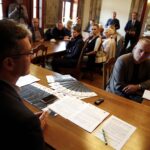 Tokarnia. Konferencja prasowa marszałka Adama Jarubasa dotycząca wykorzystania unijnych dotacji / Jarosław Kubalski / Radio Kielce