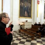 Święty Krzyż. Wystawa misyjna i spotkanie ojcem misjonarzem Władysławem Koziołem / Jarosław Kubalski / Radio Kielce