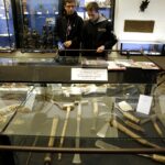 Święty Krzyż. Wystawa misyjna i spotkanie ojcem misjonarzem Władysławem Koziołem / Jarosław Kubalski / Radio Kielce