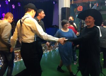 Sandomierz. Impreza taneczno-muzyczna dla niepełnosprawnych / Grażyna Szlęzak - Wójcik / Radio Kielce