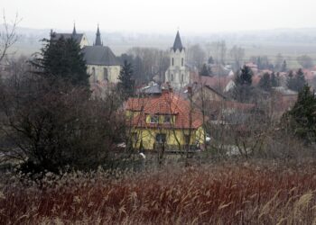 20.03.2016 Skalbmierz. Widok na miasto i kościół. / Jarosław Kubalski / Radio Kielce