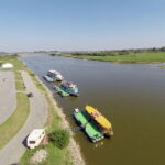 Sandomierz. Rzeka Wisła. Widok na miasto. Bulwar. Statki / Jarosław Kubalski / Radio Kielce