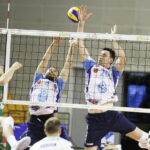 04.10.2017 Kielce. Siatkówka. Plus Liga. Mecz Dafi Społem Kielce - Indykpol AZS Olsztyn. Przemysław Stępień i Maksim Morozow / Jarosław Kubalski / Radio Kielce