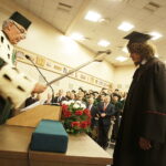 04.10.2017 Kielce. Politechnika Świętokrzyska. Rozpoczęcie roku akademickiego. Immatrykulacji dokonuje rektor Wiesław Trąmpczyński / Jarosław Kubalski / Radio Kielce