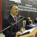 05.10.2017 Chęciny. Inauguracja roku akademickiego w Chęcińskim Uniwersytecie Trzeciego Wieku. Burmistrz Chęcin Robert Jaworski / Jarosław Kubalski / Radio Kielce