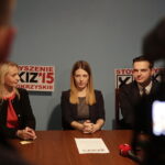 Kielce. Otwarcie biura poselskiego Kukiz ’15 przy ulicy Staszica 5. Posłowie Agnieszka Ścigaj, Elżbieta Zielińska i Jakub Kulesza / Jarosław Kubalski / Radio Kielce
