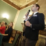 Kielce. Spotkanie posłów Stowarzyszenia Kukiz'15 z mieszkańcami w WDK. Posłowie Agnieszka Ścigaj, Elżbieta Zielińska i Jakub Kulesza / Jarosław Kubalski / Radio Kielce