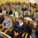 07.10.2017 Kielce. Biskup Marian Florczyk wręczył uzdolnionym uczniom stypendia im. Księdza Biskupa Czesława Kaczmarka / Jarosław Kubalski / Radio Kielce