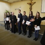 07.10.2017 Kielce. Biskup Marian Florczyk wręczył uzdolnionym uczniom stypendia im. Księdza Biskupa Czesława Kaczmarka / Jarosław Kubalski / Radio Kielce