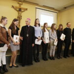 07.10.2017 Kielce. Biskup Marian Florczyk wręczył uzdolnionym uczniom stypendia im. Księdza Biskupa Czesława Kaczmarka / Jarosław Kubalski / Radio Kielce