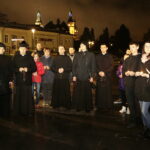 08.10.2017 Kielce. Grupa Zarażę Cie Bogiem Duszpasterstwa Akademickiego parafii Świętego Wojciecha odmawia różaniec na Placu Artystów / Jarosław Kubalski / Radio Kielce