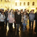 08.10.2017 Kielce. Grupa Zarażę Cie Bogiem Duszpasterstwa Akademickiego parafii Świętego Wojciecha odmawia różaniec na Placu Artystów / Jarosław Kubalski / Radio Kielce