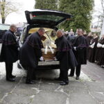 Zawichost. Uroczystości pogrzebowe bp seniora diecezji sandomierskiej Wacława Świerzawskiego / Jarosław Kubalski / Radio Kielce