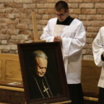 Zawichost. Uroczystości pogrzebowe bp seniora diecezji sandomierskiej Wacława Świerzawskiego / Jarosław Kubalski / Radio Kielce