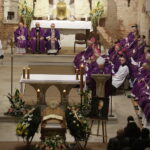 15.10.2017 Zawichost. Uroczystości pogrzebowe bp seniora diecezji sandomierskiej Wacława Świerzawskiego. Msza żałobna / Jarosław Kubalski / Radio Kielce