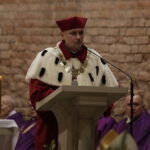 15.10.2017 Zawichost. Uroczystości pogrzebowe bp seniora diecezji sandomierskiej Wacława Świerzawskiego. Msza żałobna. Rektor Uniwersytetu Papieskiego Ks. prof. dr hab. Wojciech Zyzak / Jarosław Kubalski / Radio Kielce