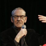 16.10.2017 Kielce. Bohdan Gumowski i jego książka "Camino znaczy droga". Spotkanie z czytelnikami w DŚT / Jarosław Kubalski / Radio Kielce