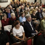 16.10.2017 Kielce. Bohdan Gumowski i jego książka "Camino znaczy droga". Spotkanie z czytelnikami w DŚT / Jarosław Kubalski / Radio Kielce