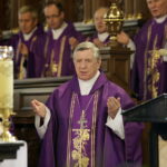 16.10.2017 Sandomierz. Uroczystości pogrzebowe biskupa-seniora Wacława Świerzawskiego w bazylice katedralnej. Arcybiskup Andrzej Dzięga / Jarosław Kubalski / Radio Kielce