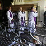 16.10.2017 Sandomierz. Uroczystości pogrzebowe biskupa-seniora Wacława Świerzawskiego w bazylice katedralnej / Jarosław Kubalski / Radio Kielce