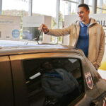 19.10.017 Kielce.  Siatkarze DAFI Społem Kielce dostali do jazdy toyoty yaris od TOYOTA Romanowski / Jarosław Kubalski / Radio Kielce