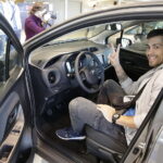 19.10.017 Kielce.  Siatkarze DAFI Społem Kielce dostali do jazdy toyoty yaris od TOYOTA Romanowski / Jarosław Kubalski / Radio Kielce