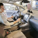 19.10.017 Kielce.  Siatkarze DAFI Społem Kielce dostali do jazdy toyoty yaris od TOYOTA Romanowski / Jarosław Kubalski / Radio Kielce