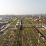 19.10.2017 Kielce. Kładka nad nad torami i peronem stacji Kielce Herbskie / Jarosław Kubalski / Radio Kielce