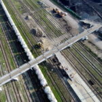 19.10.2017 Kielce. Kładka nad nad torami i peronem stacji Kielce Herbskie / Jarosław Kubalski / Radio Kielce