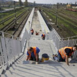 19.10.2017 Kielce. Kładka nad nad torami i peronem stacji Kielce Herbskie / Jarosław Kubalski / Radio Kielce