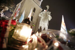 19.10.2017 Kielce. 33 lata temu ks. Jerzy Popiełuszko został zamordowany przez SB. Uroczystości w rocznicę przed pomnikiem księdza / Jarosław Kubalski / Radio Kielce