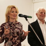 20.10.2017 Kielce. „Lalka w Belle Epoque” - wernisaż wystawy lalek z kolekcji Zbioru Sosenków w Galerii Sztuki Współczesnej „Winda”. Katarzyna i Marek Sosenko / Jarosław Kubalski / Radio Kielce