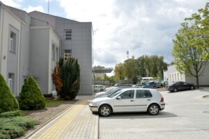 Parking przed Centrum Matki i Noworodka / Marzena Mąkosa / Radio Kielce