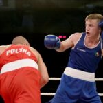 Mecz Polska - Irlandia w Hali "Pod Basztami". Marek Pietruczuk i Wayne Kelly w walce / Marzena Mąkosa / Radio Kielce