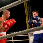 Mecz Polska - Irlandia w Hali "Pod Basztami". Marek Pietruczuk i Wayne Kelly w walce / Marzena Mąkosa / Radio Kielce