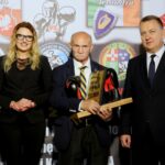 Mecz Polska - Irlandia w Hali "Pod Basztami". Na zdjęciu : Joanna Winiarska, Marian Kasprzyk oraz Robert Jaworski / Marzena Mąkosa / Radio Kielce