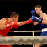 Mecz Polska - Irlandia w Hali "Pod Basztami". Bartosz Gołębiewski i Michael Nevin w walce / Marzena Mąkosa / Radio Kielce