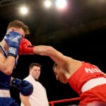 Mecz Polska - Irlandia w Hali "Pod Basztami". Bartosz Gołębiewski i Michael Nevin w walce / Marzena Mąkosa / Radio Kielce