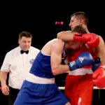 Mecz Polska - Irlandia w Hali "Pod Basztami". Bartosz Gołębiewski i Michael Nevin w walce / Marzena Mąkosa / Radio Kielce